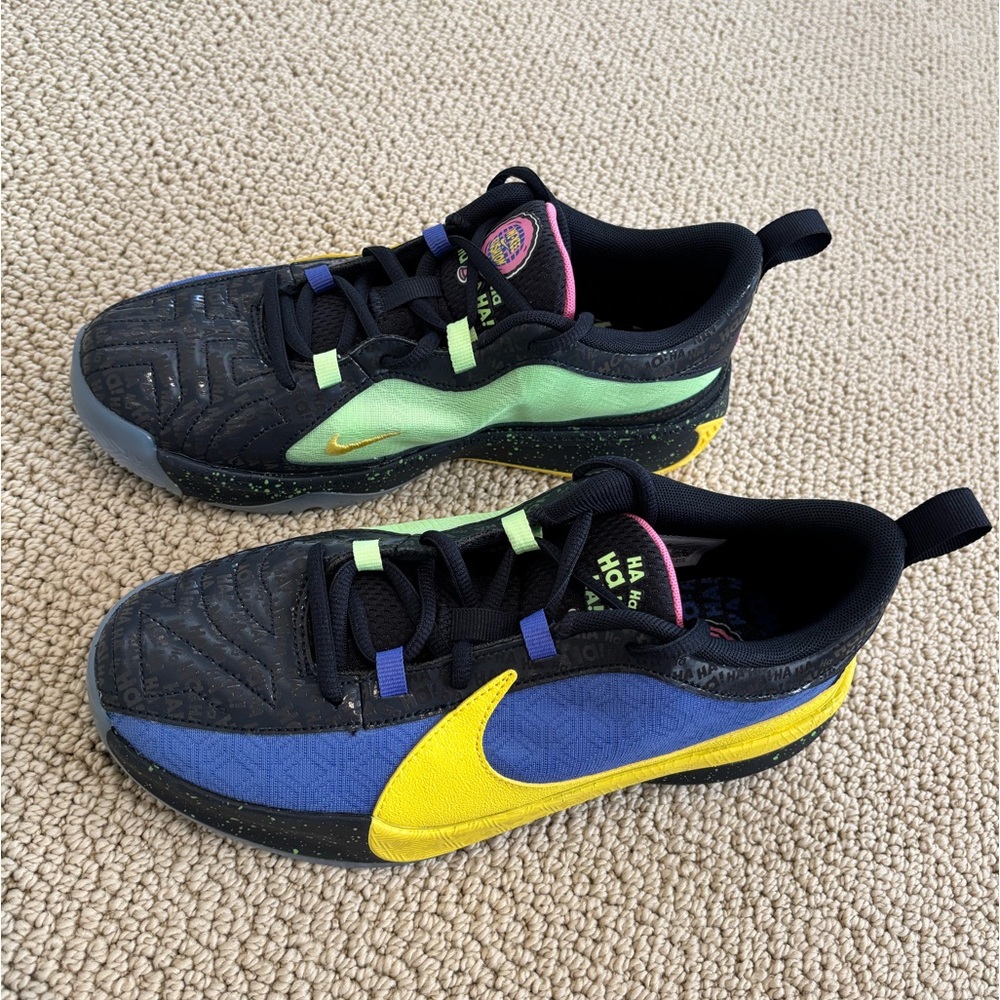 New NIKE FREAK 5 SE (GS) 6Y